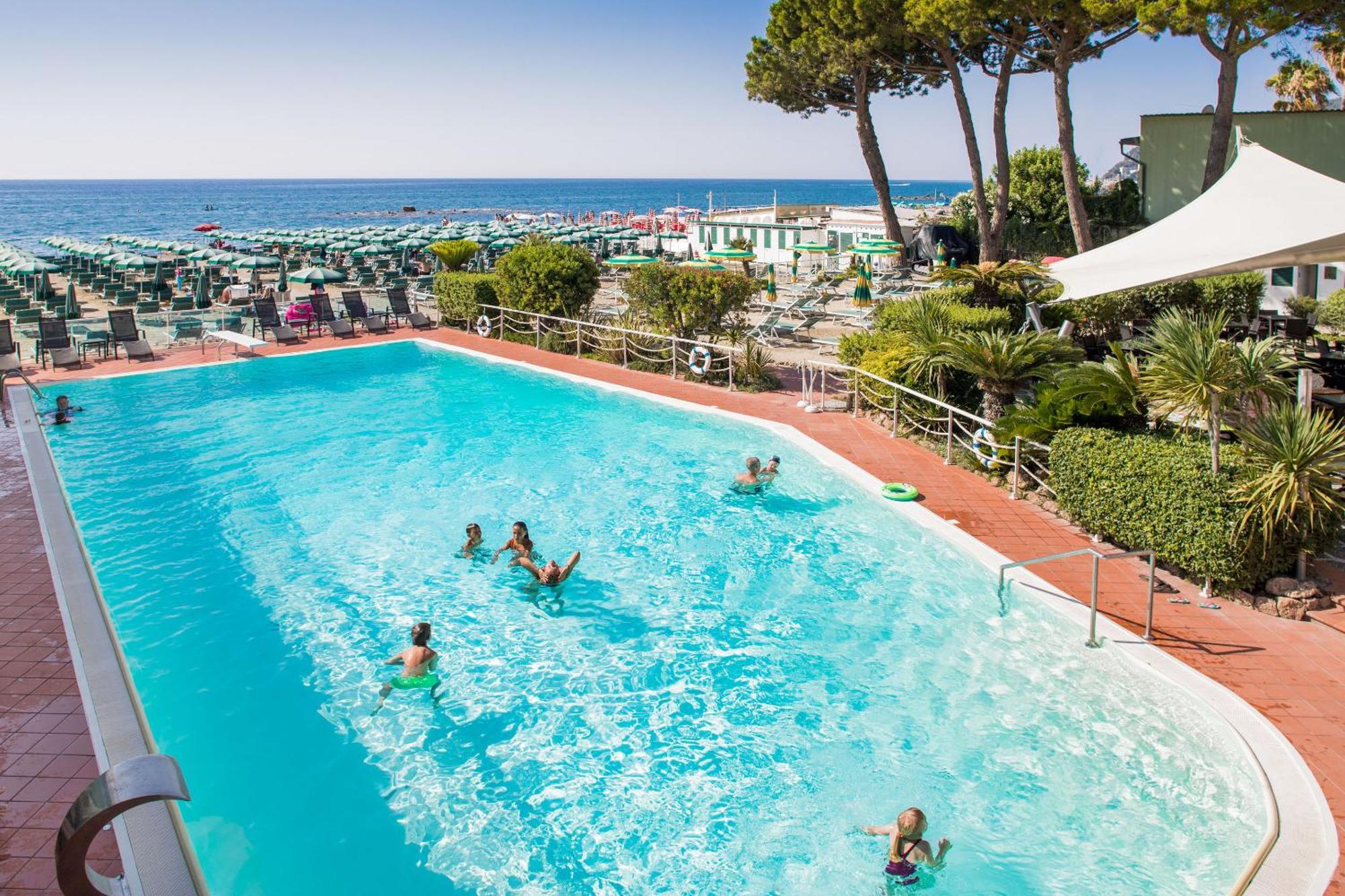 Hotel Gabriella Diano Marina Bagian luar foto