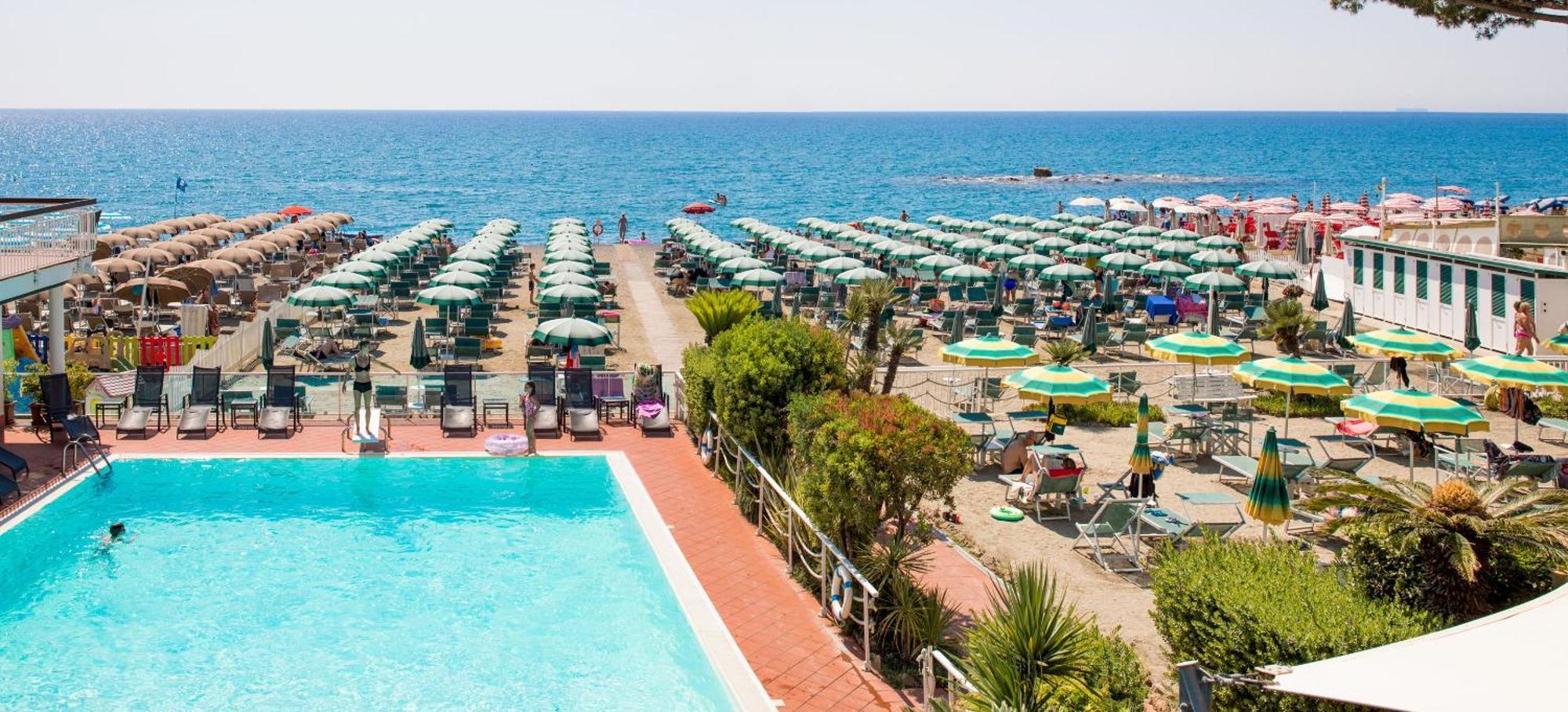 Hotel Gabriella Diano Marina Bagian luar foto