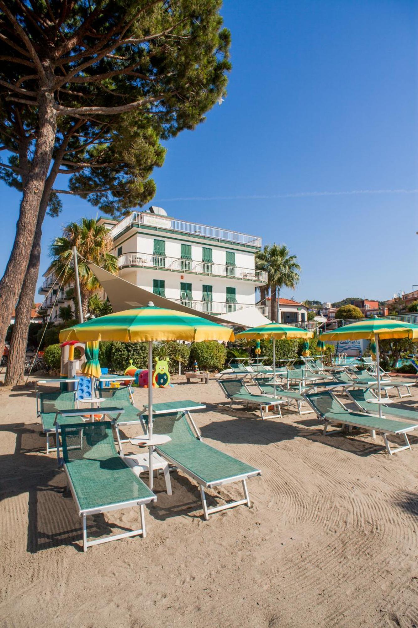 Hotel Gabriella Diano Marina Bagian luar foto